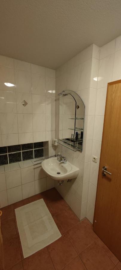 Einzimmerwohnung Mit Parkplatz Ohne Kueche Bischweier Luaran gambar